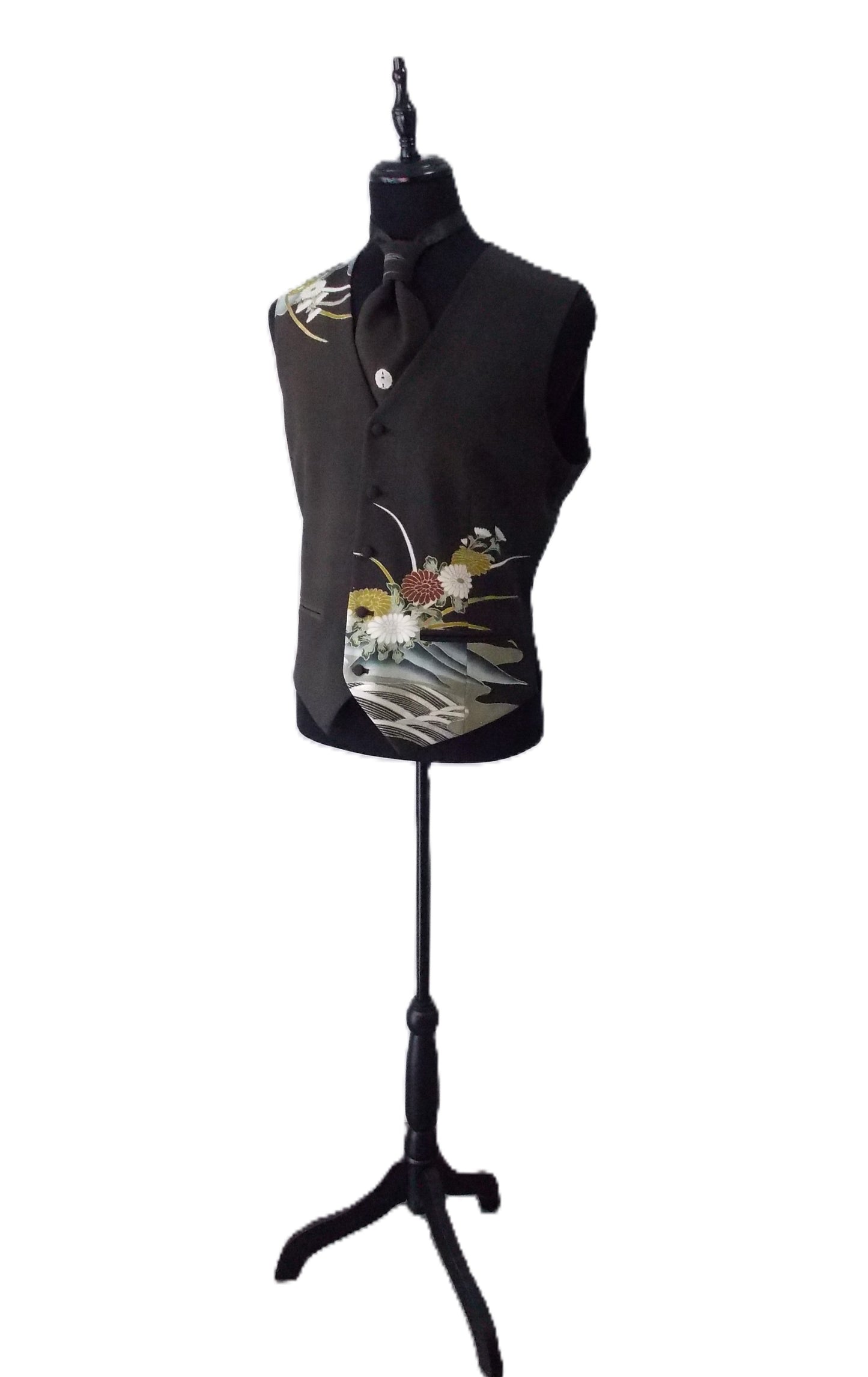 Krawatte für Herren aus schwarzem Vintage-KIMONO-Seidenkrepp mit KAMON-Familienwappen in Schwarz und Weiß, passend für 15-20 Zoll, versandfertig