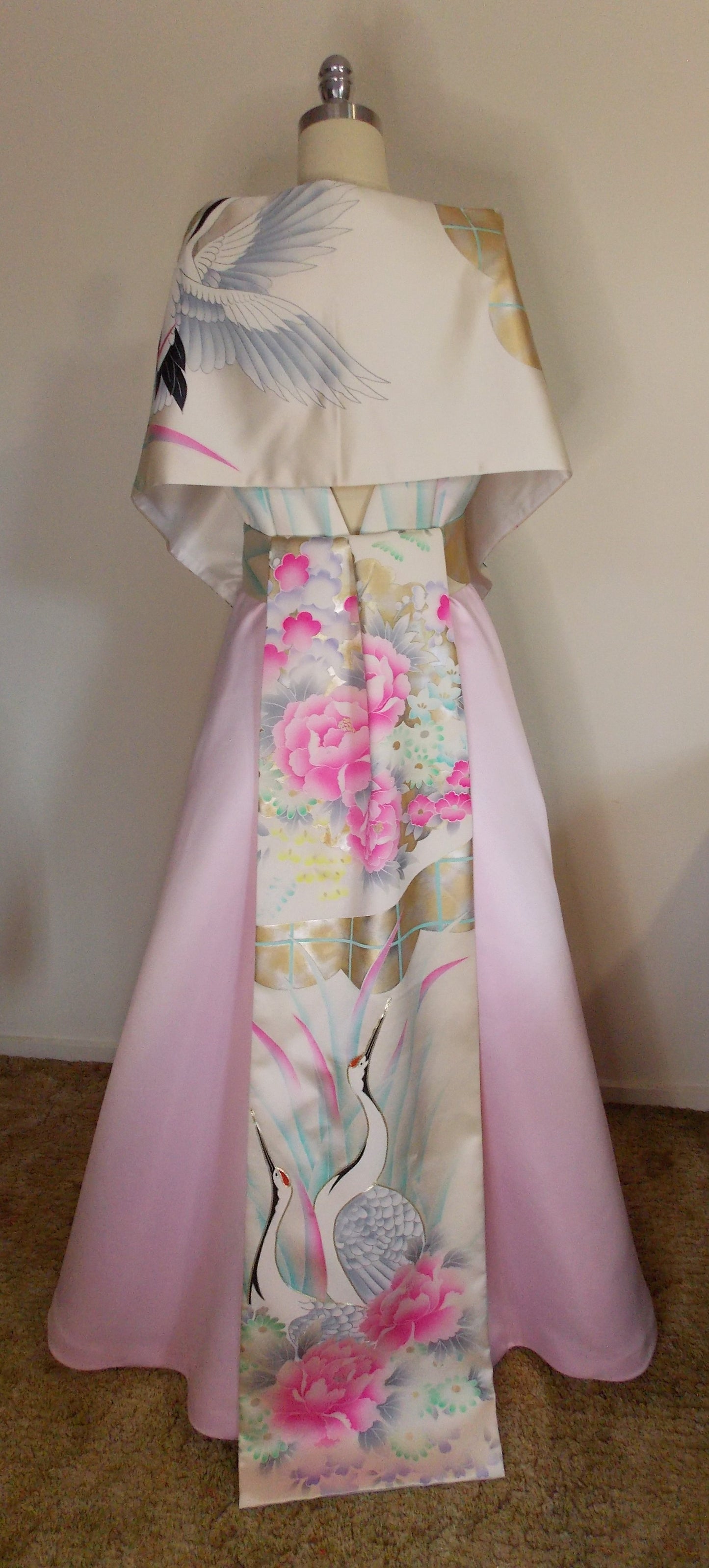 KIMONO-Kleid mit Vintage-Hochzeit UCHIKAKE Rosa Pfingstrose weißer Kranich Elfenbein Satin Frühlingsblumen Silber Gold OBI Schärpe langer Schwanz versandfertig