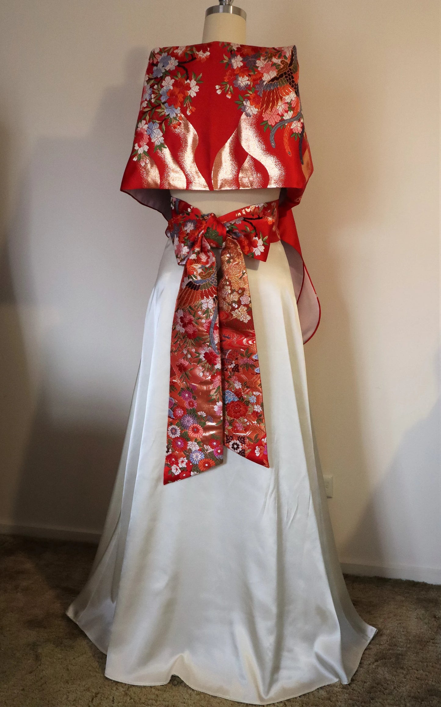 KIMONO Schal Hochzeit Vintage UCHIKAKE Seide Gold Brokat rot gold rosa SAKURA Kirschblüte Pfau Blume auf Bestellung gefertigt