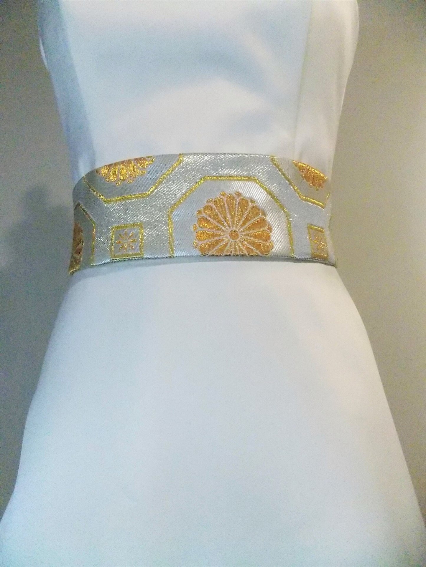 KIMONO OBI Schärpe langer Schwanz vorgebunden Hochzeit Vintage Seide Goldbrokat OBI Silber Gold Kupfer Chrysantheme Oktagon versandfertig
